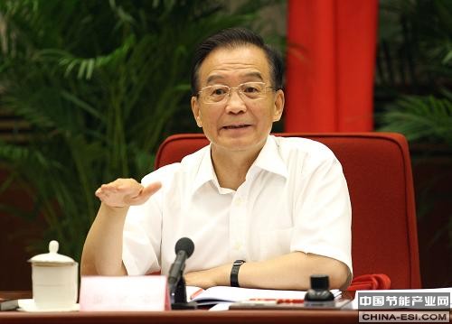 7月19日,国务院总理、国家应对气候变化及节能减排工作领导小组组长温家宝在北京主持召开国家应对气候变化及节能减排工作领导小组会议。新华社记者 姚大伟 摄