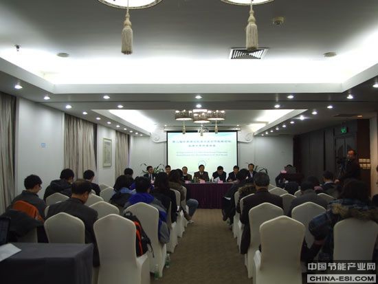 第二届中美清洁能源务实合作战略论坛媒体吹风会会场(新浪财经资料图) 第二届中美清洁能源务实合作战略论坛媒体吹风会会场(新浪财经资料图)