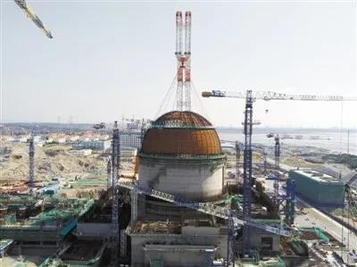 2018年3月21日，福清核电6号机组反应堆厂房穹顶吊装完成。中核集团供图